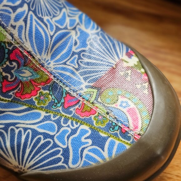 Dansko rain booties. Great pattern. - Picture 2 of 7